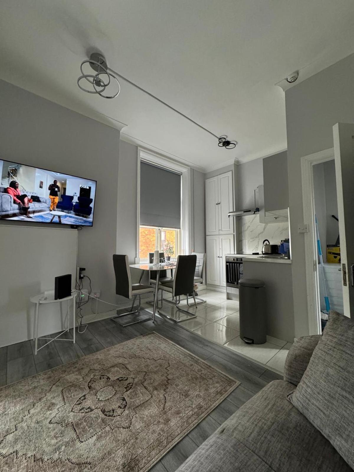 Modern 2-Bedroom Apartment-Dublin City Exterior photo